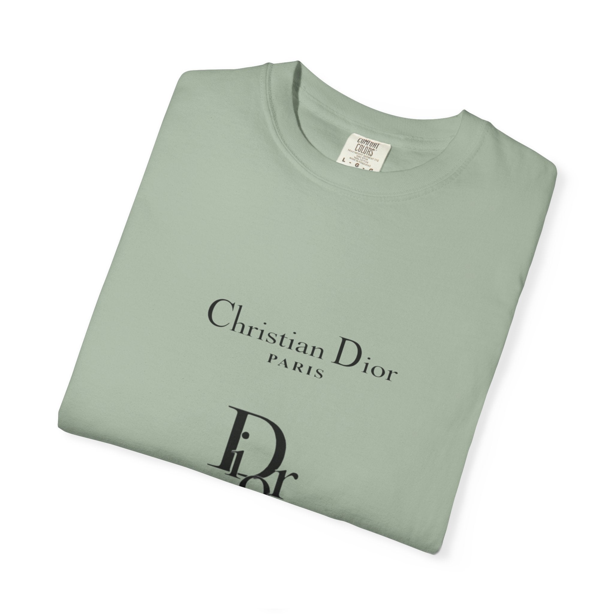 Chic Paris Graphic Tee, Fashionable Casual T-Shirt, Stylish Streetwear, Gift for Fashion Lovers, Travel Souvenir