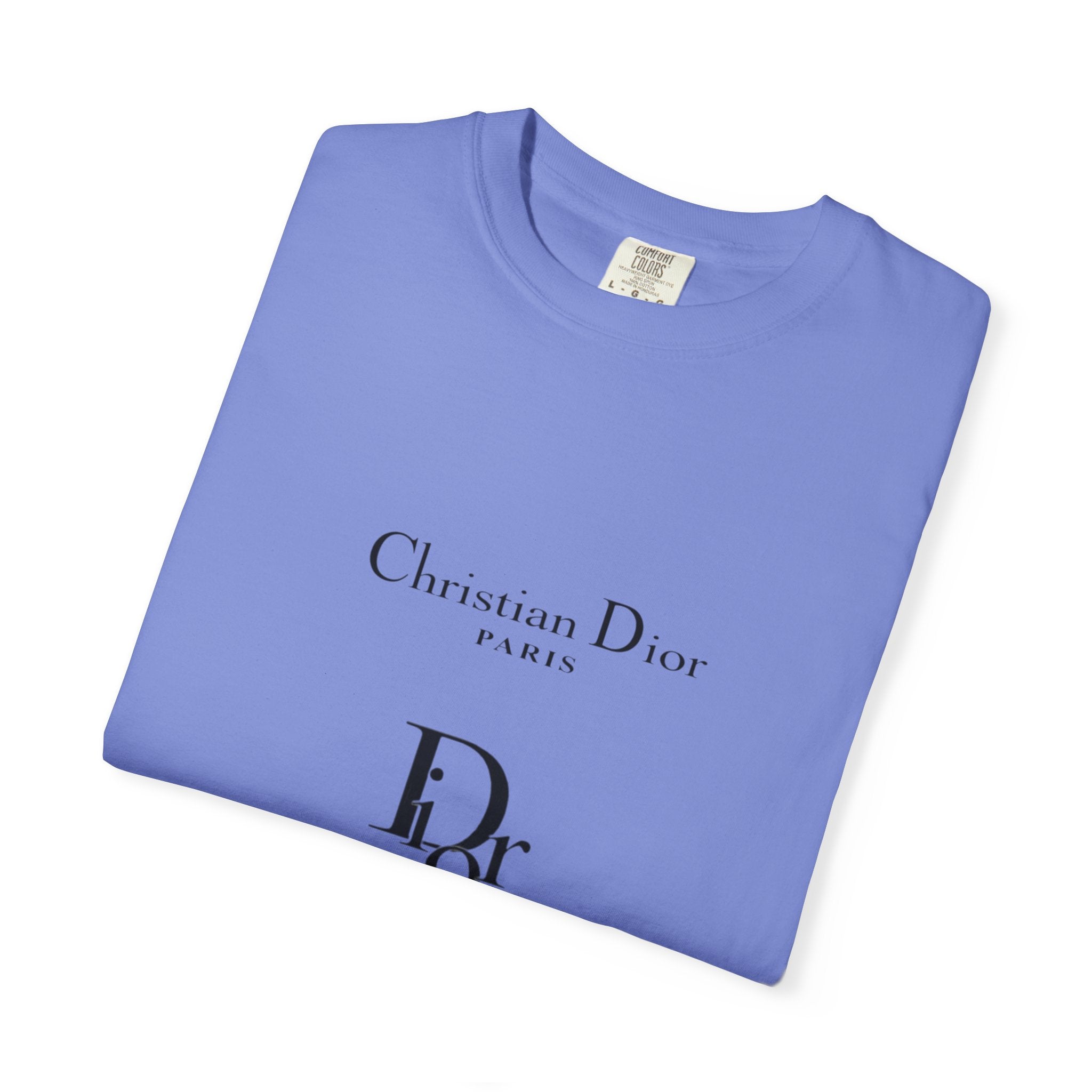 Chic Paris Graphic Tee, Fashionable Casual T-Shirt, Stylish Streetwear, Gift for Fashion Lovers, Travel Souvenir