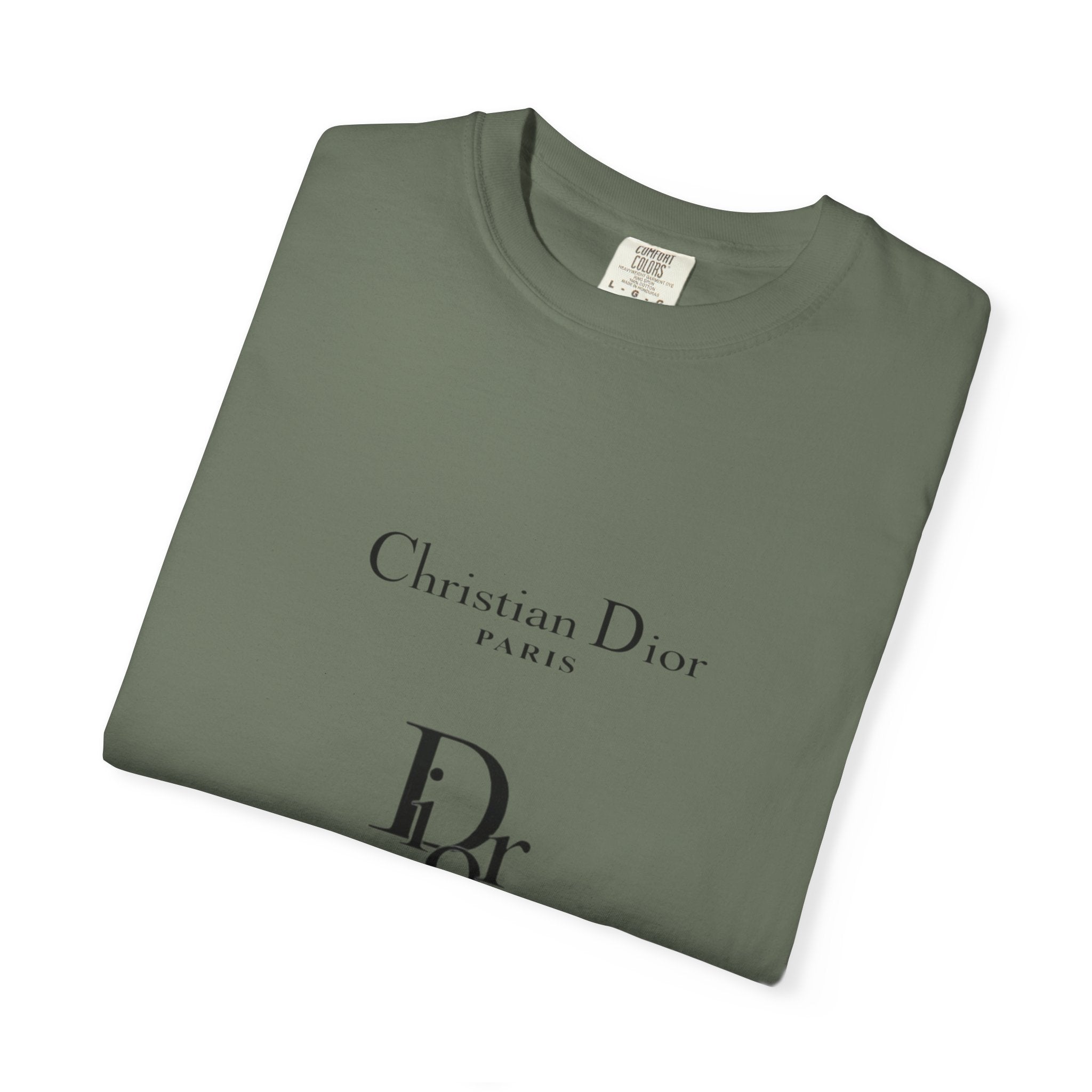 Chic Paris Graphic Tee, Fashionable Casual T-Shirt, Stylish Streetwear, Gift for Fashion Lovers, Travel Souvenir