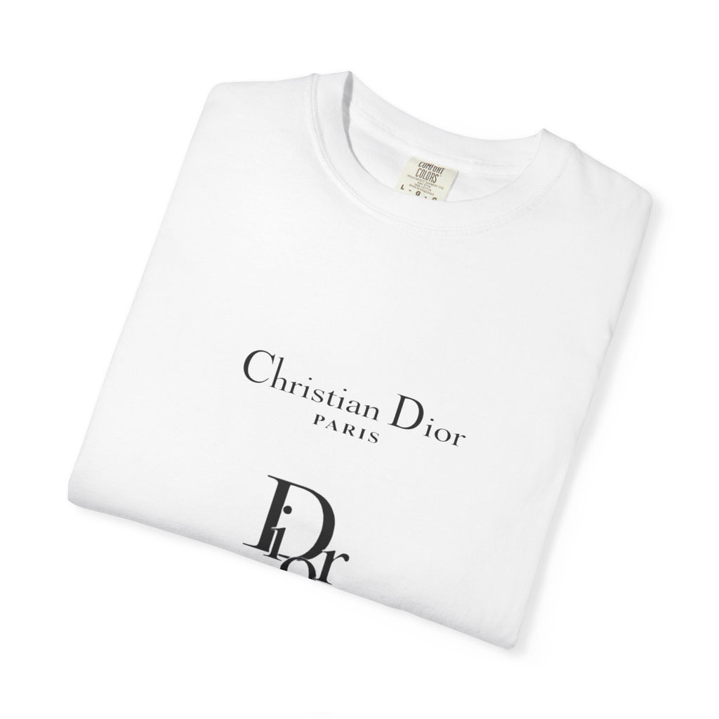 Chic Paris Graphic Tee, Fashionable Casual T-Shirt, Stylish Streetwear, Gift for Fashion Lovers, Travel Souvenir