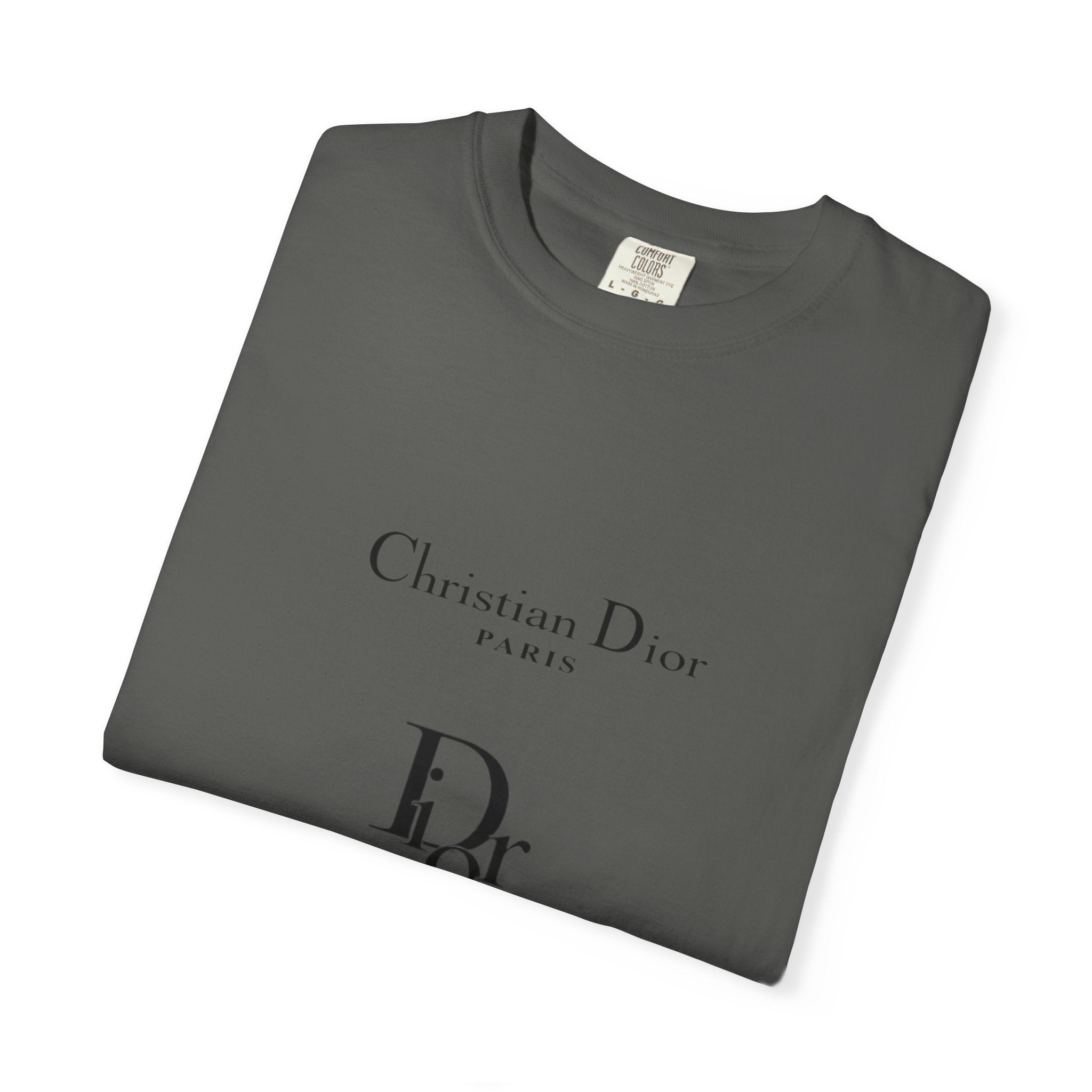 Chic Paris Graphic Tee, Fashionable Casual T-Shirt, Stylish Streetwear, Gift for Fashion Lovers, Travel Souvenir