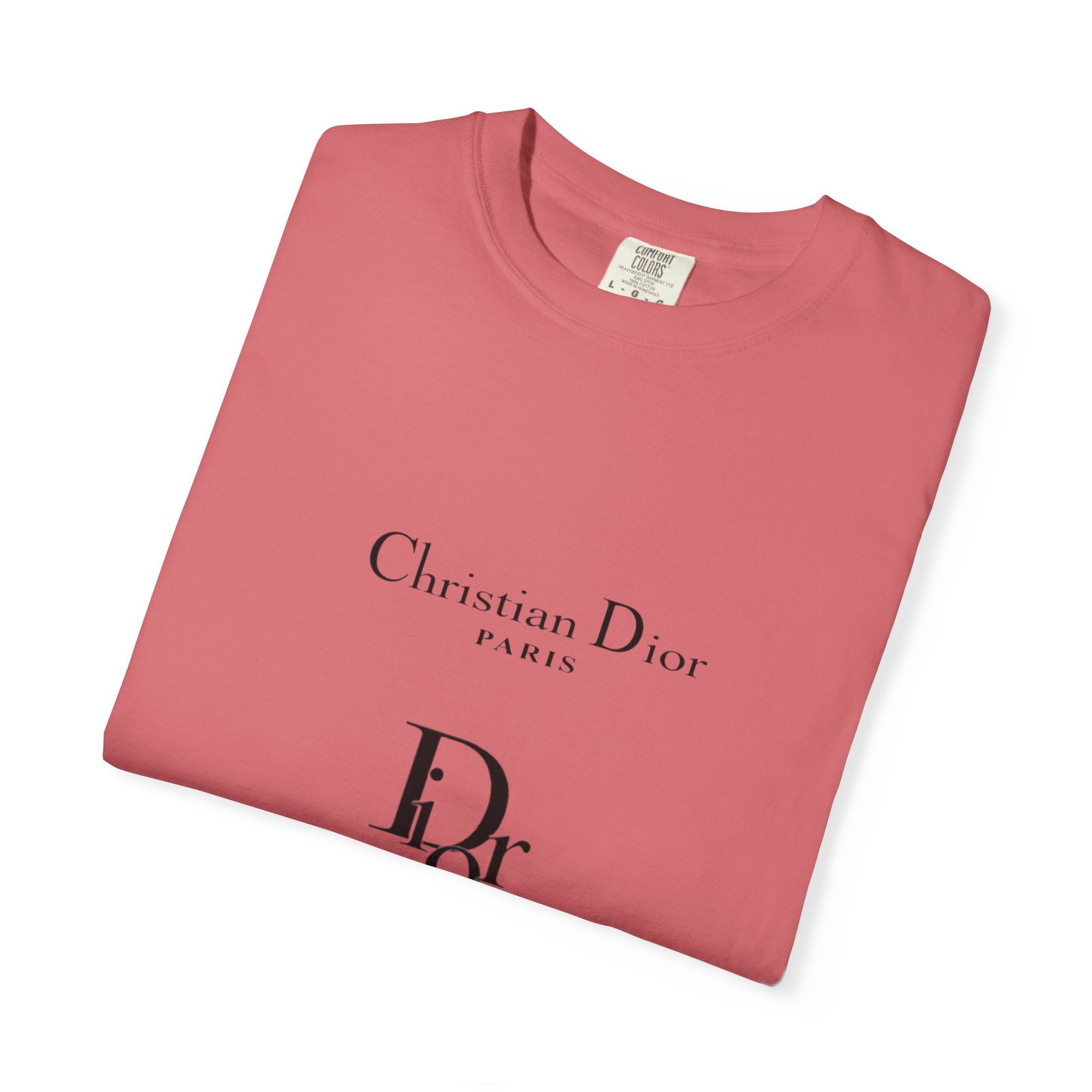 Chic Paris Graphic Tee, Fashionable Casual T-Shirt, Stylish Streetwear, Gift for Fashion Lovers, Travel Souvenir
