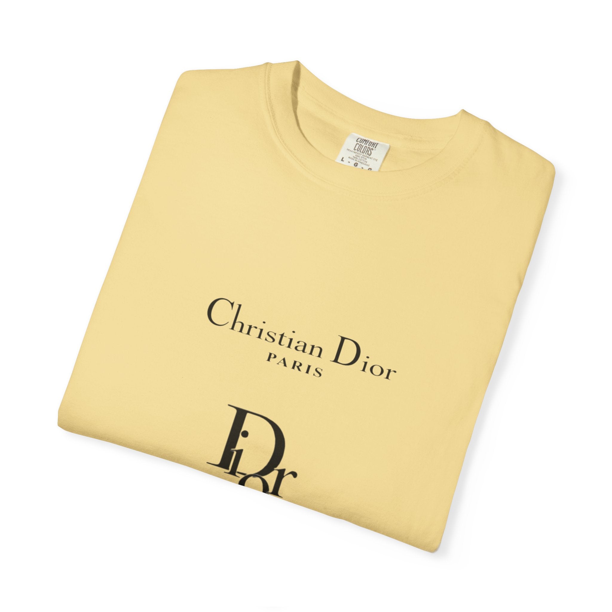 Chic Paris Graphic Tee, Fashionable Casual T-Shirt, Stylish Streetwear, Gift for Fashion Lovers, Travel Souvenir