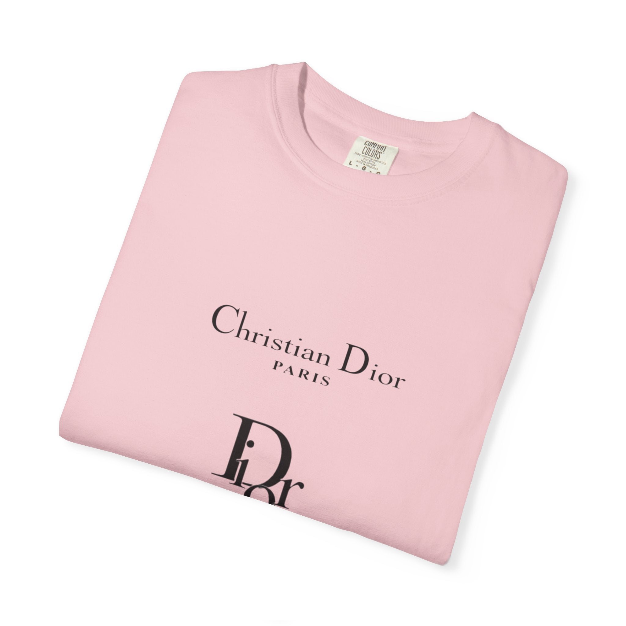 Chic Paris Graphic Tee, Fashionable Casual T-Shirt, Stylish Streetwear, Gift for Fashion Lovers, Travel Souvenir