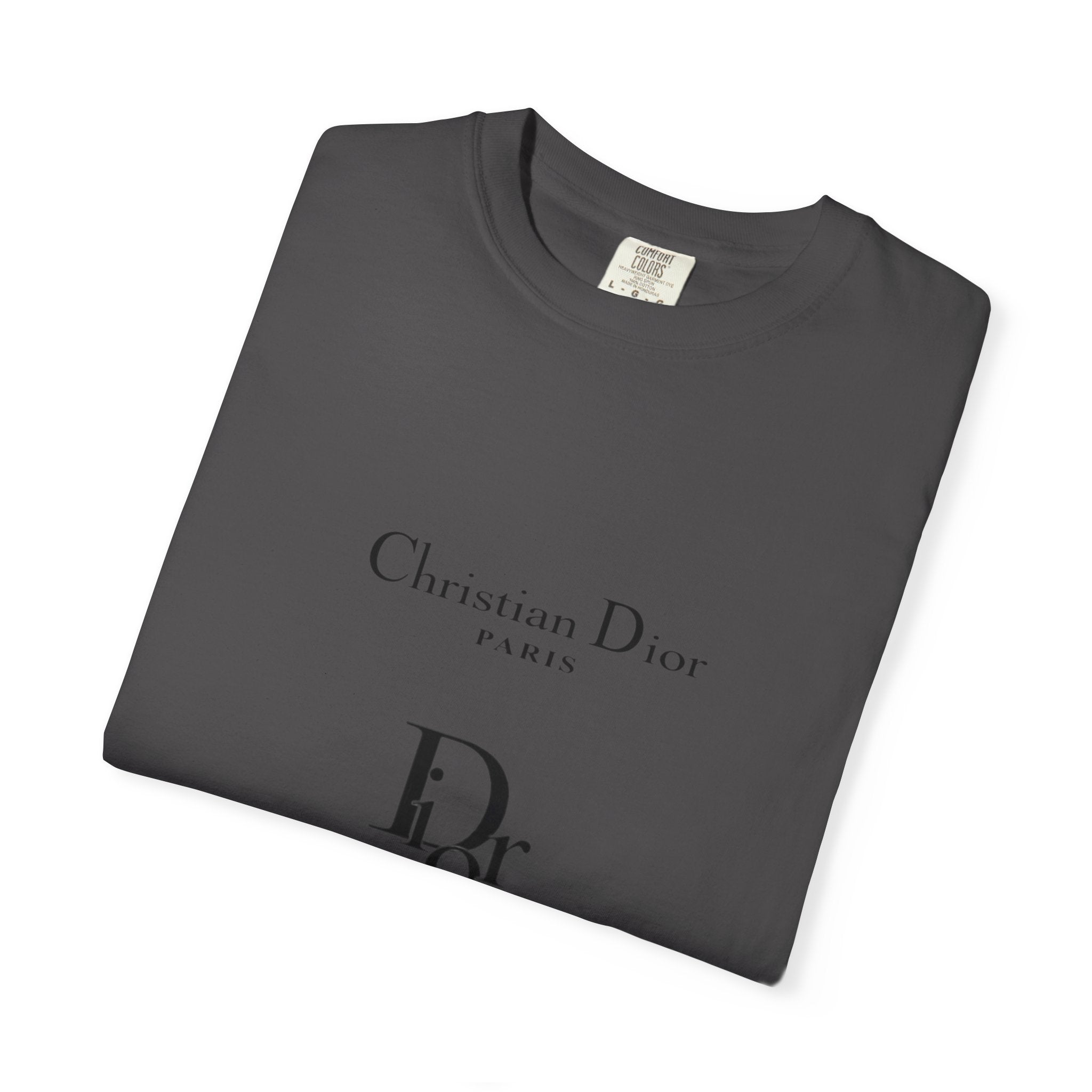 Chic Paris Graphic Tee, Fashionable Casual T-Shirt, Stylish Streetwear, Gift for Fashion Lovers, Travel Souvenir