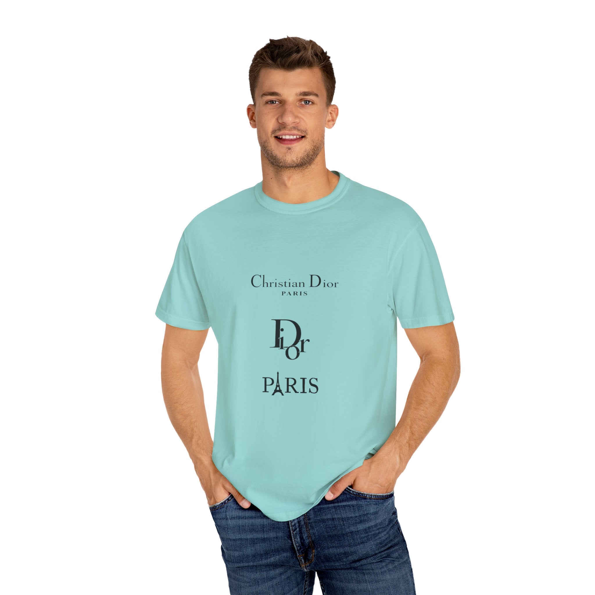 Chic Paris Graphic Tee, Fashionable Casual T-Shirt, Stylish Streetwear, Gift for Fashion Lovers, Travel Souvenir