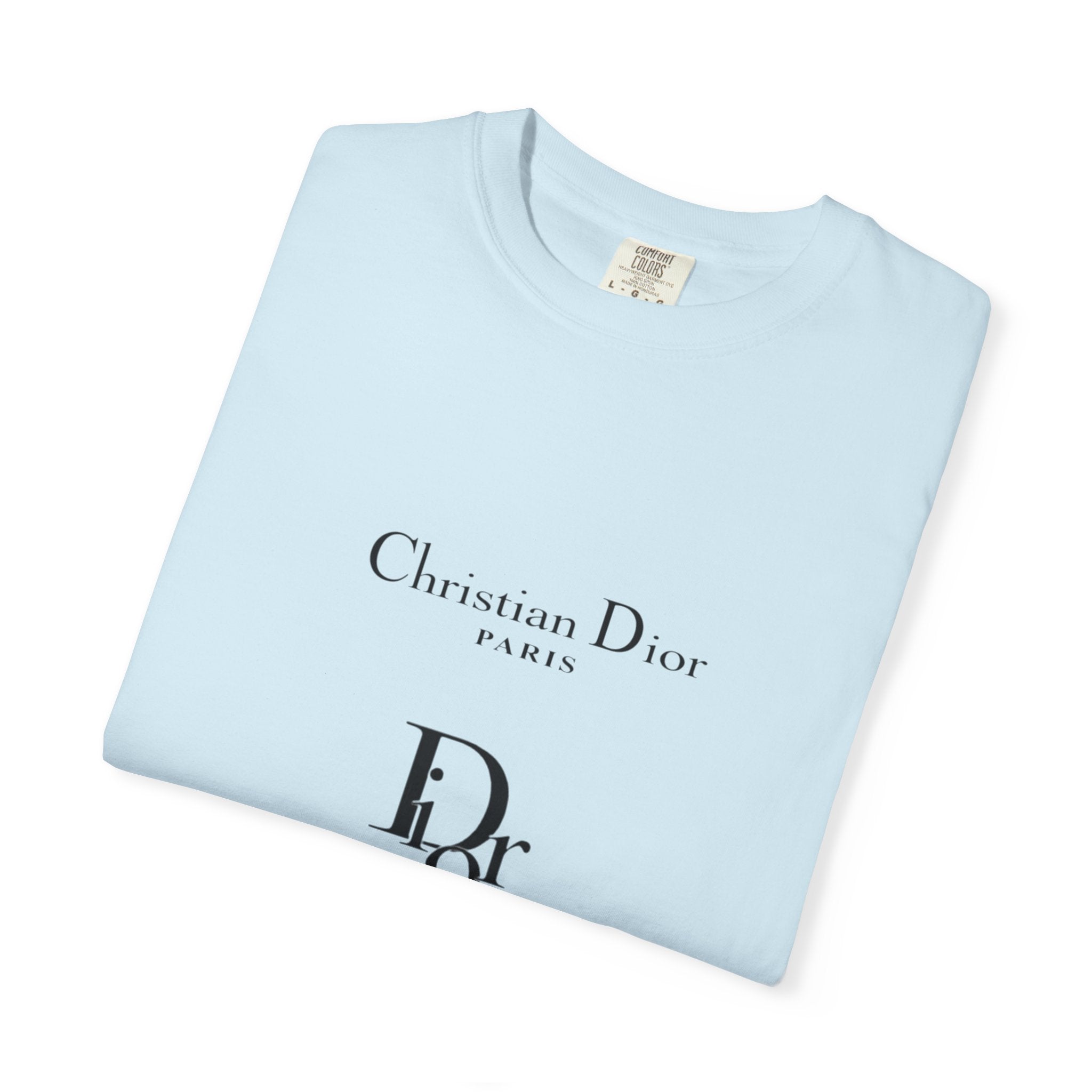 Chic Paris Graphic Tee, Fashionable Casual T-Shirt, Stylish Streetwear, Gift for Fashion Lovers, Travel Souvenir